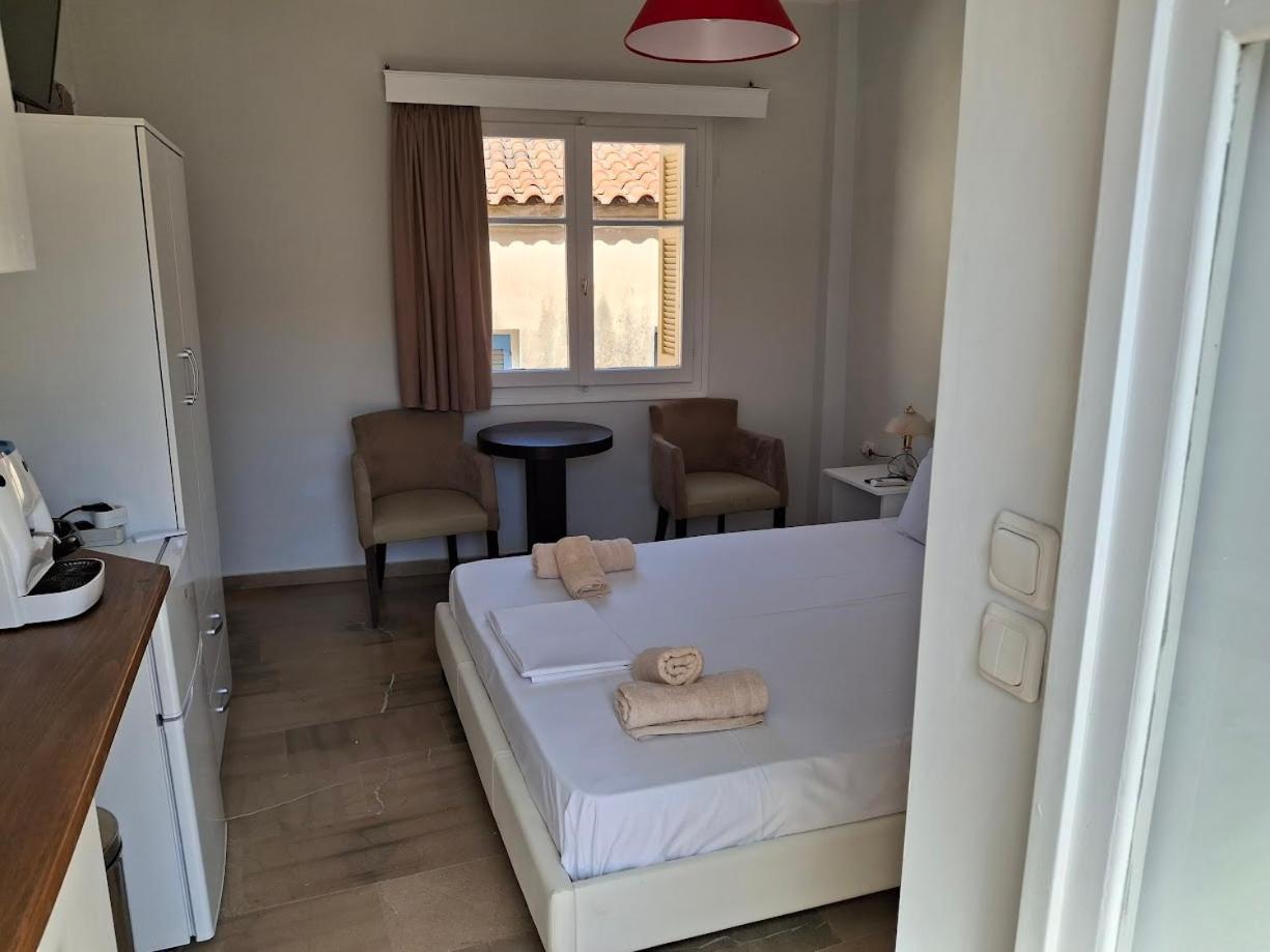 Nafpaktos Apartment And Studios In Port Rum bild