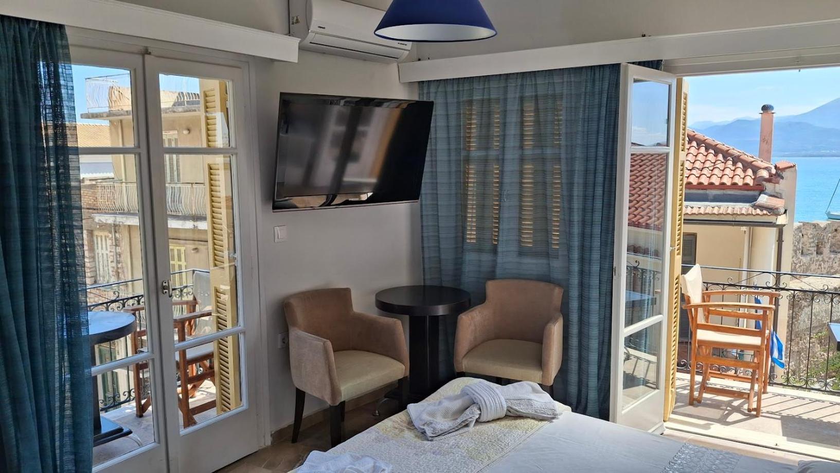 Nafpaktos Apartment And Studios In Port Exteriör bild